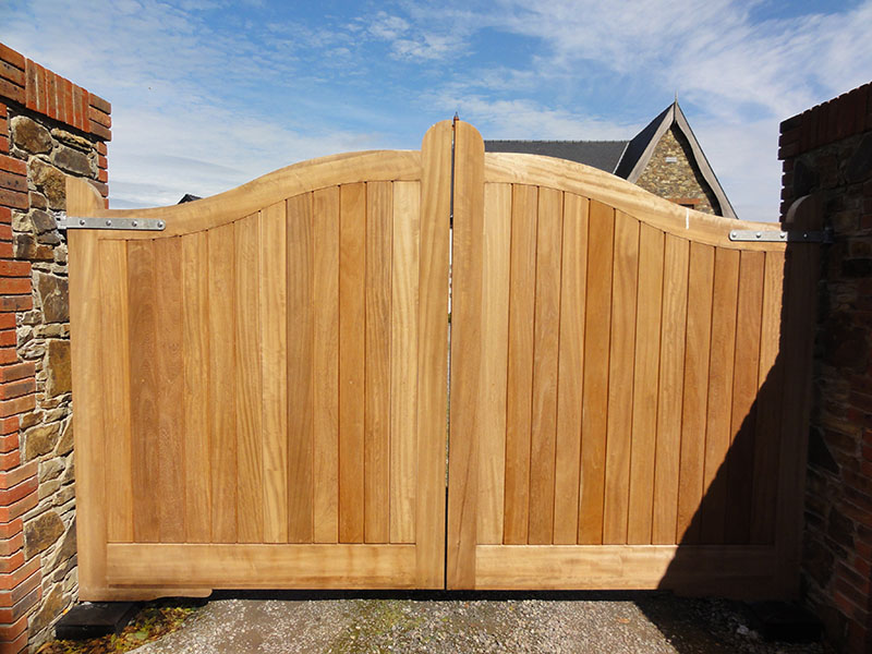 Wooden-gates-ballingearyjoinery.ie1.JPG