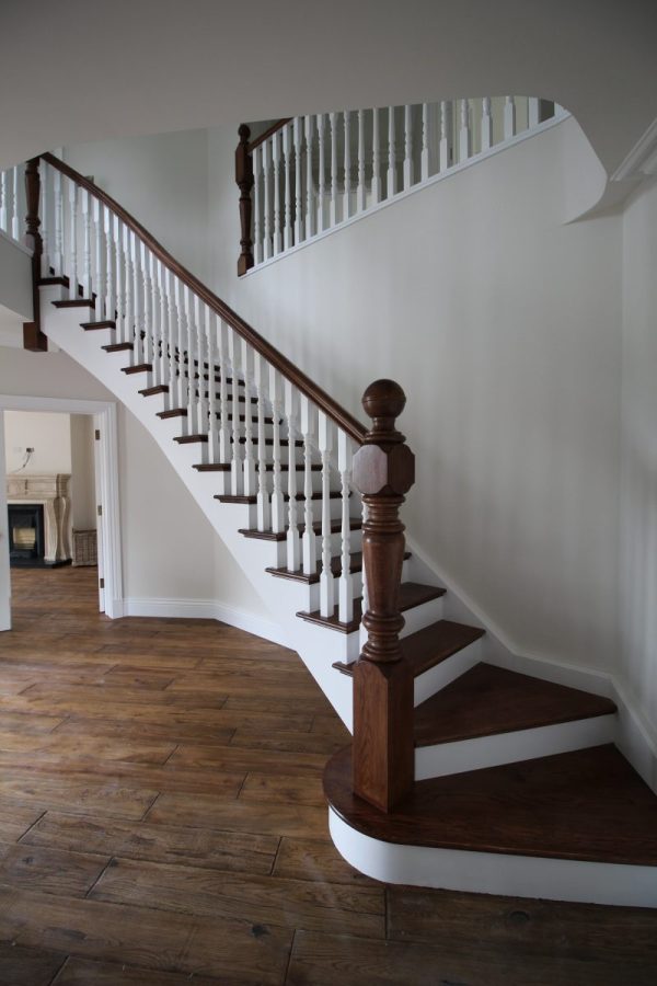 154 Curved Stairs