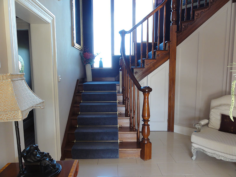 Mahogany Cutstring Stairs 130