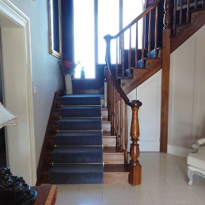 Mahogany-stairs-ballingearyjoinery.ie1.JPG-1.jpg