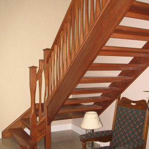 Mahogany-stairs-ballingearyjoinery.ie5.JPG-1.jpg