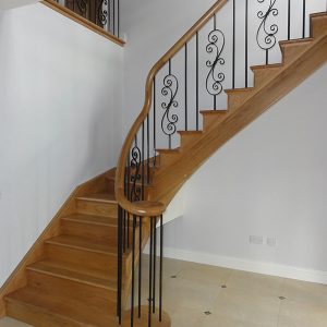 Oak-stairs-ballingearyjoinery.ie5.JPG