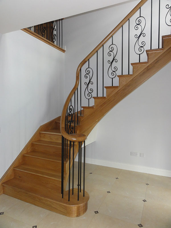 Oak-stairs-ballingearyjoinery.ie5.JPG