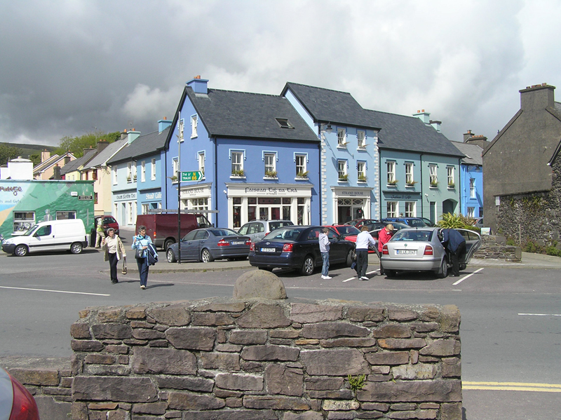 Dingle Shop front  104