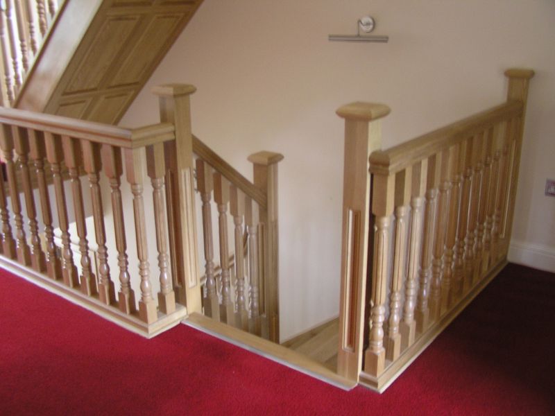 Oak-balustrade-ballingearyjoinery.ie24.JPG