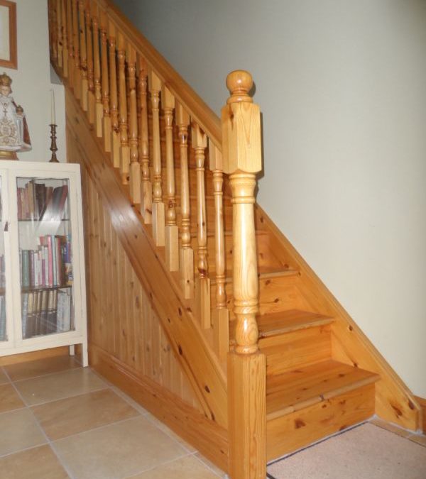 Traditional Pine Stairs 144