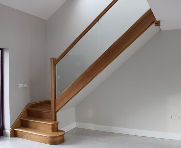 oak stairs with glass balustrade